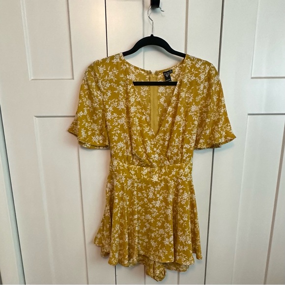 Windsor Pants - Windsor Mustard Floral Shorts Romper -medium